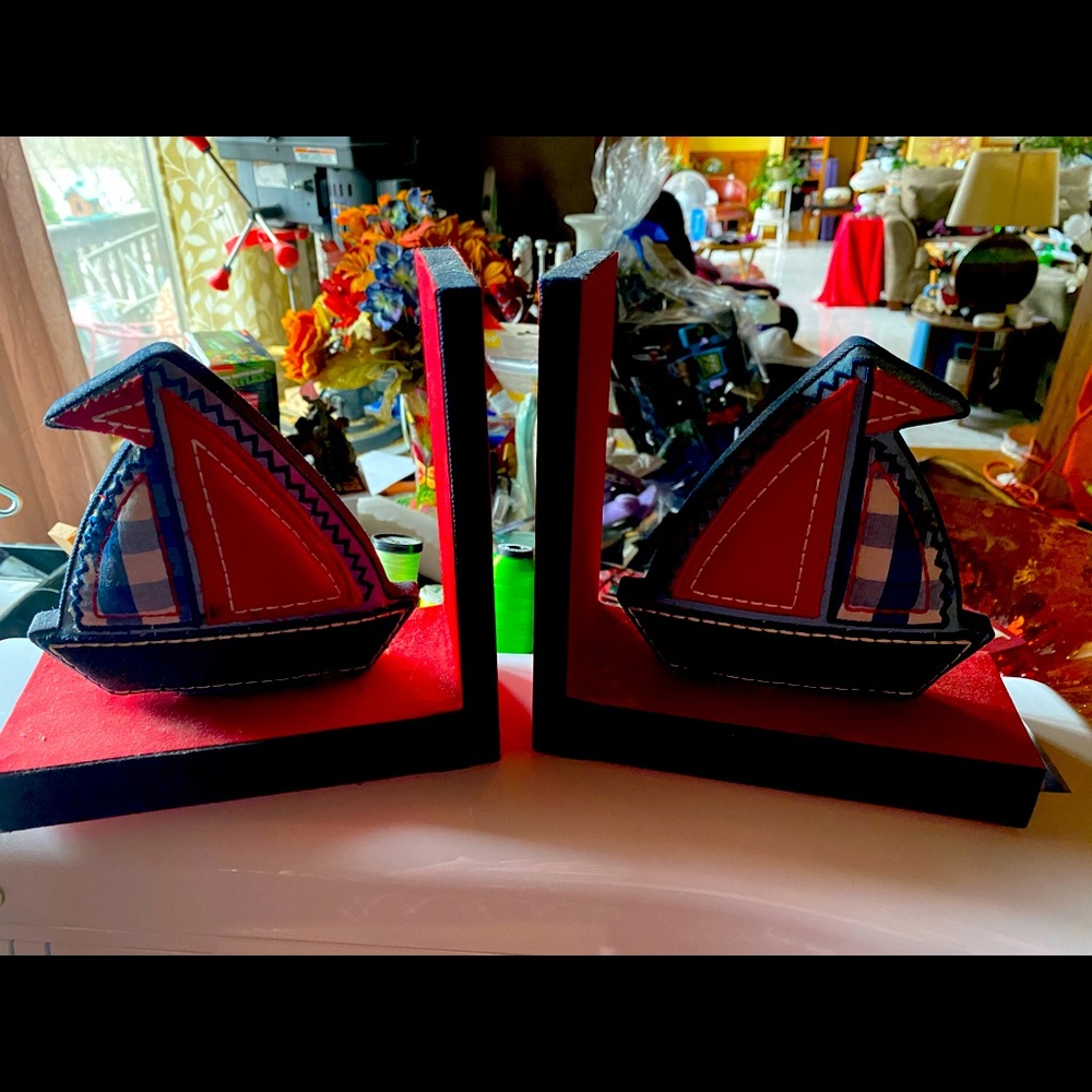 Boat book ends